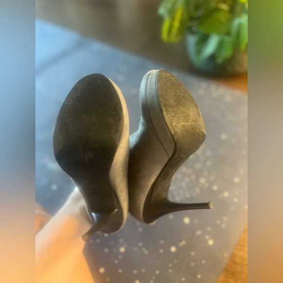 Michael Antonio Bootie Heels, Grey Suede Ankle Boots 8.5 - Picture 4 of 7